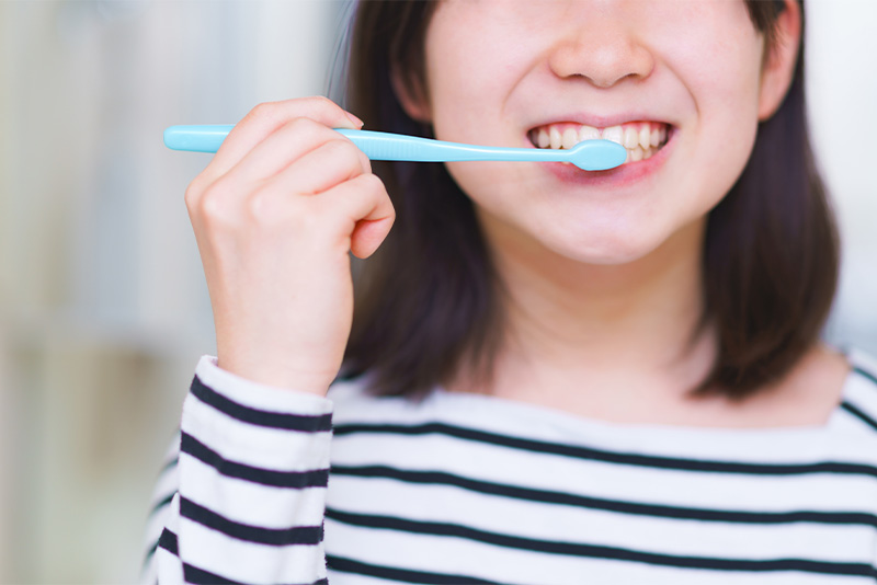永久歯が生えそろうまで仕上げ磨きを続けましょう